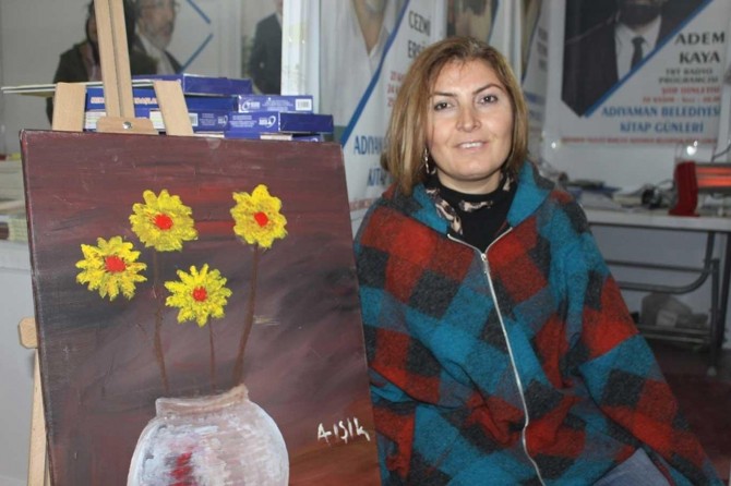 Hayata ayaklarıyla tutunuyor