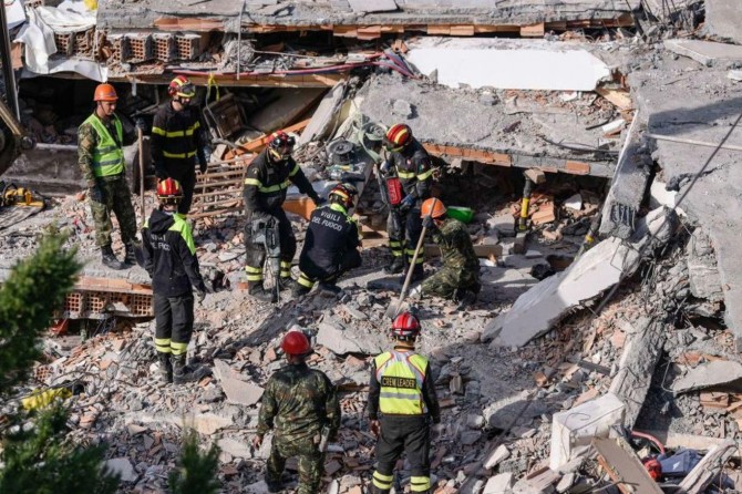 Arnavutluk'taki depremde ölü sayısı 45'e yükseldi