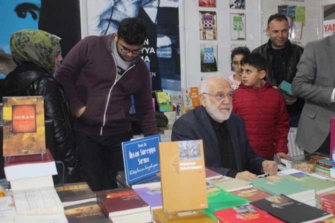 Prof. Dr. Sırma: Gençler İslam'dan bihaber yaşıyor