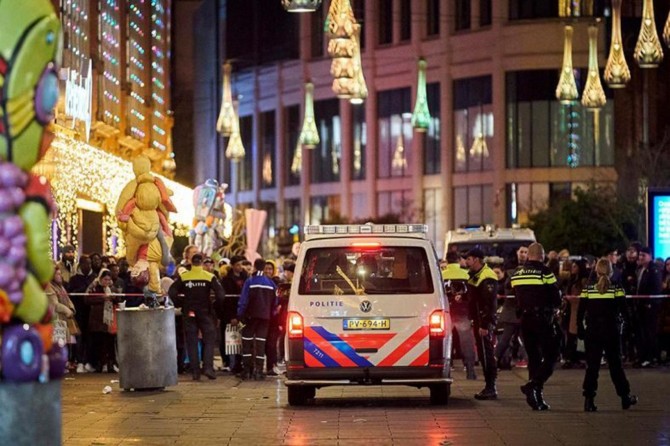 Hollanda'da bıçaklı saldırı