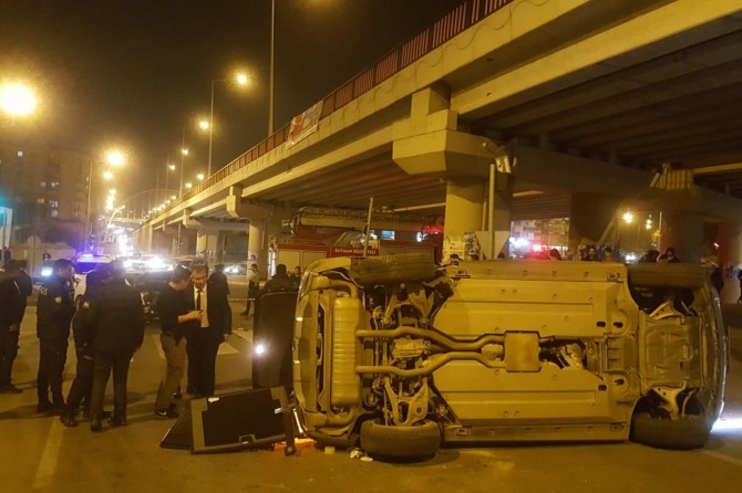 Wesayîta bi zirx û otomobîl li hev qelibîn