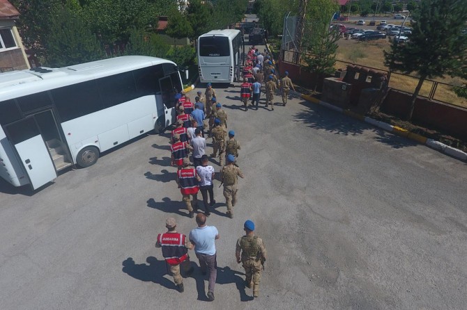 Bitlis'te çeşitli suçlardan aranan 4 kişi yakalandı
