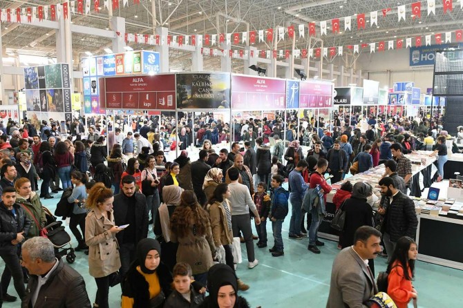 ​Şanlıurfa Kitap Fuarı yoğun bir katılım ile sona erdi