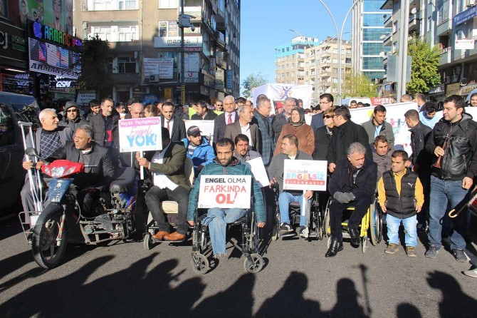 Diyarbakır'da engellilerden farkındalık yürüyüşü