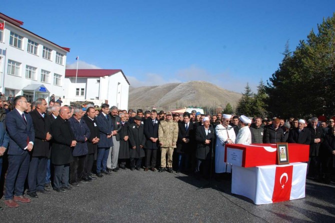 Hayatını kaybeden asker son yolculuğuna uğurlandı
