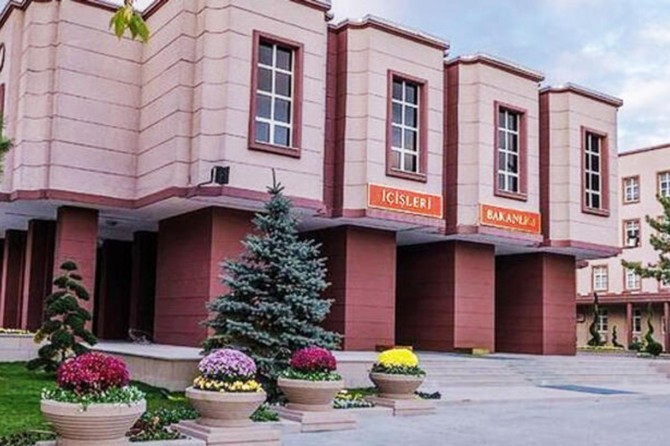 Yabancı uyruklu 5 kişi sınır dışı edildi