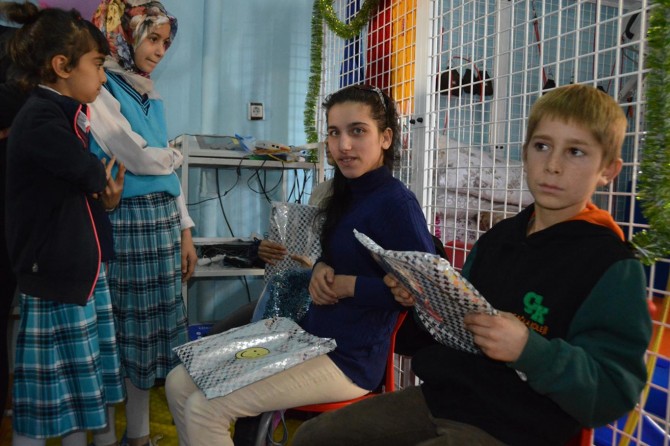 Siirt'te imam hatip öğrencilerinden engelli çocuklara ziyaret