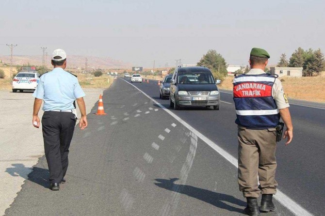 Kural ihlali yapan 4 bin sürücüye para cezası