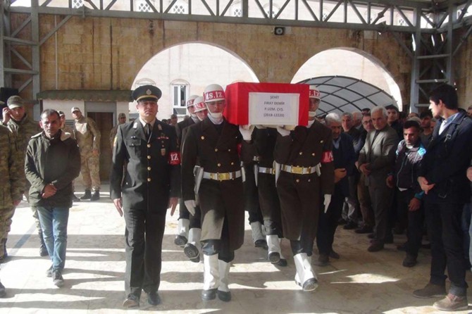 Kaza kurşunuyla hayatını kaybeden asker toprağa verildi