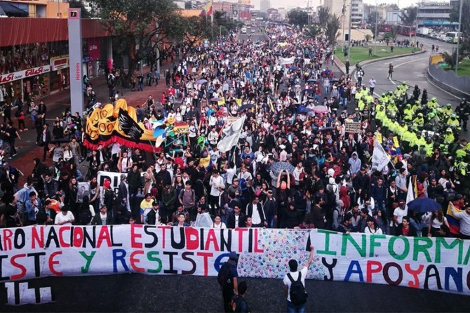 Kolombiya'da protestolar sürüyor