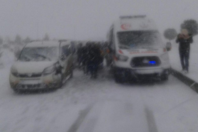 Rêbeja Wêranşar û Diyarbekirê ji ber berfê hat girtin