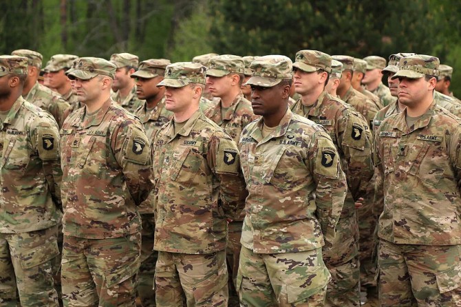 Esper: Em ê 14 hezar leşkerên Amerîka neşînîn Rojhilata Navîn