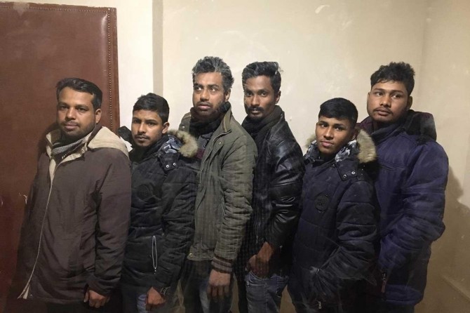 6 koçberên Bangledeşî hatin girtin