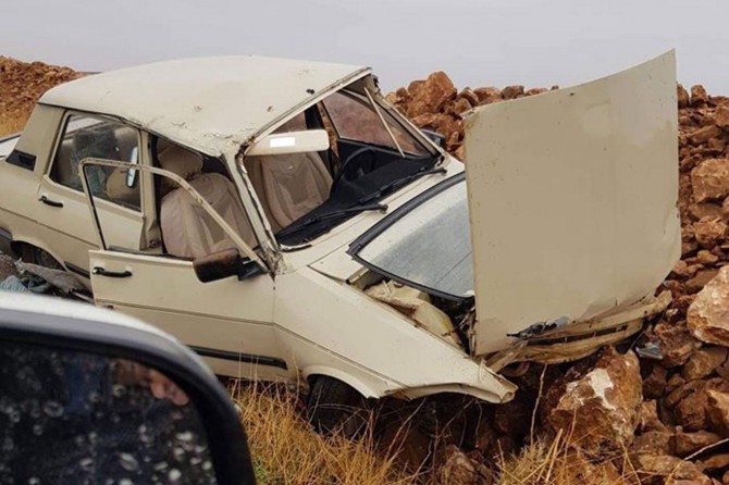 Viranşehir'de pert olan araçtan sağ kurtuldu