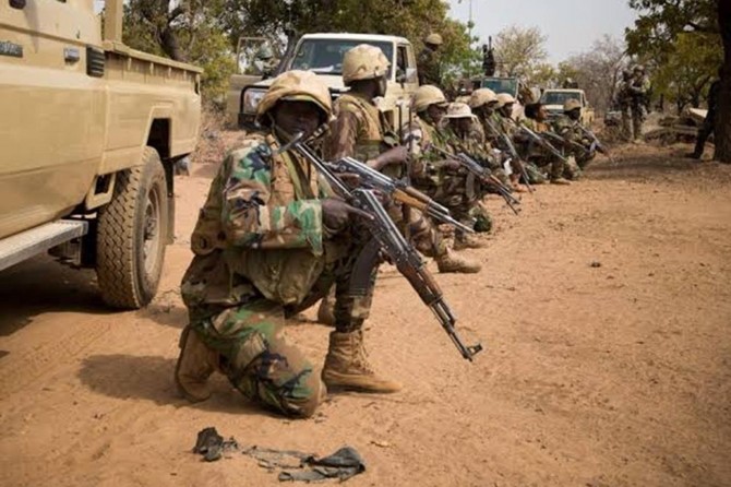 Askeri üsse saldırı: 73 asker öldü