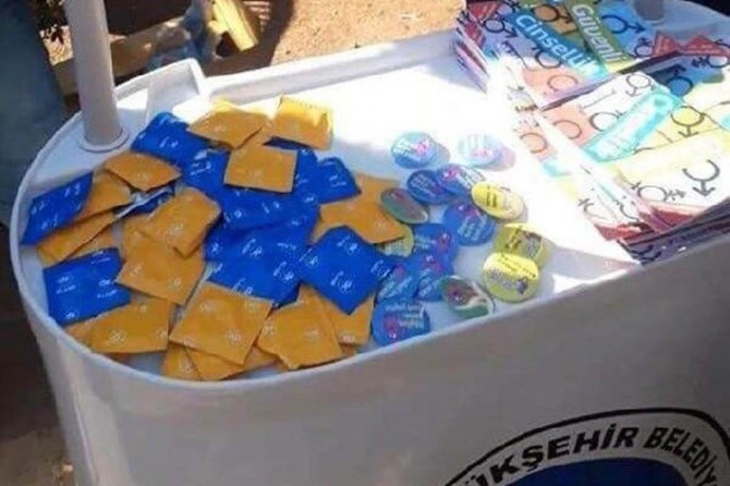 CHP'li Mersin Büyükşehir Belediyesi gençleri fuhşa teşvik ediyor