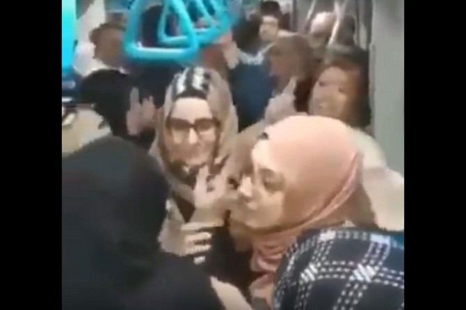 Çarşaflı kadına saldırı