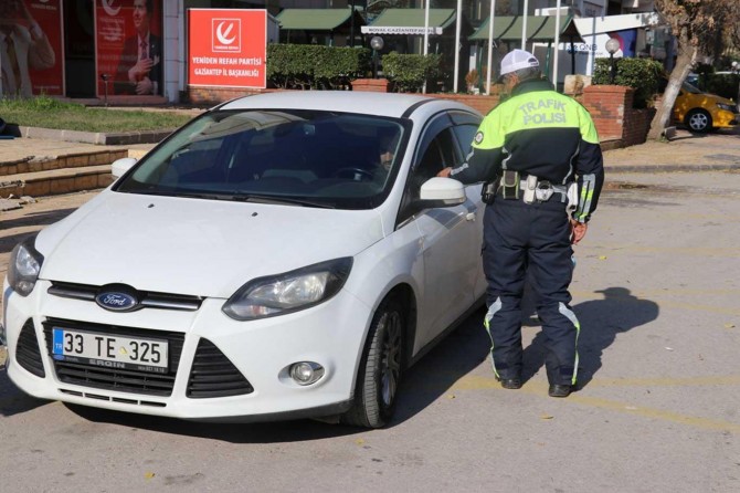 Yayalara yol vermeyen sürücülere para cezası