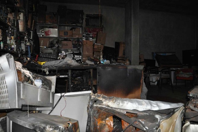 40 yıllık emek yangınla kül oldu