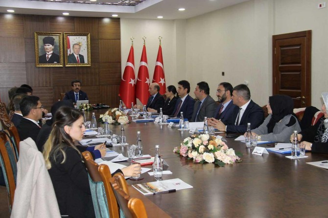 ​Diyarbakır'da kadına yönelik şiddetle mücadele toplantısı yapıldı