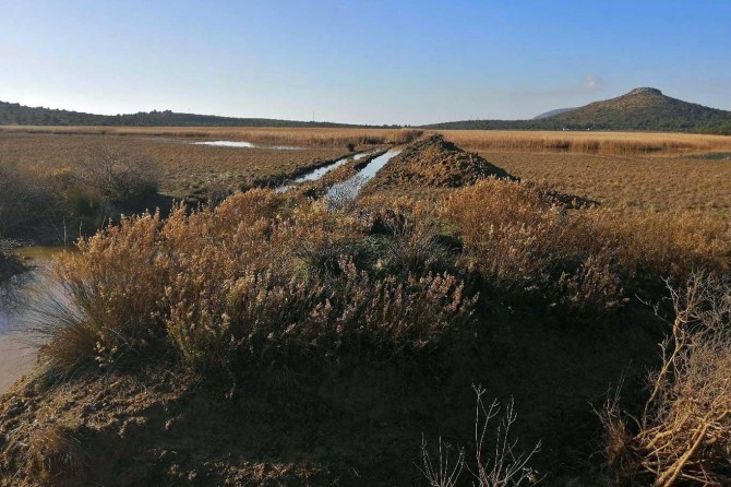 İris Gölü'nde açılan kanallar kapatılacak