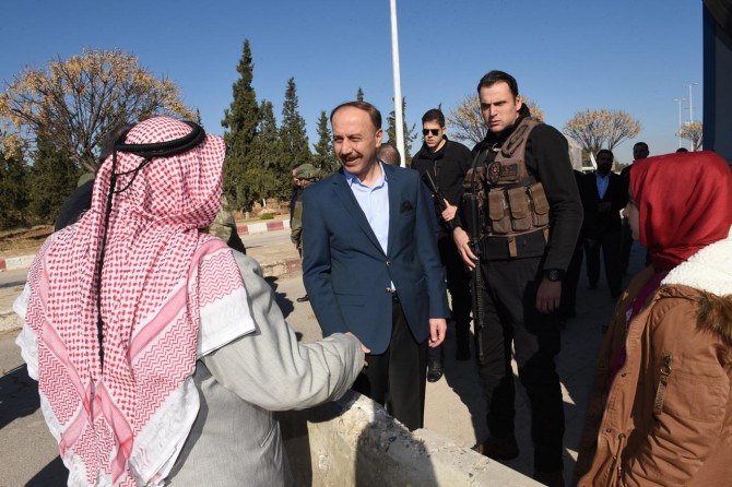 Vali Erin Tel Abyad’da incelemelerde bulundu