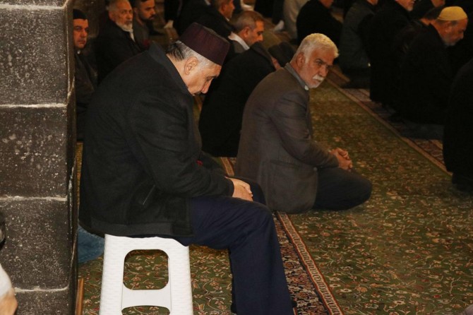 Diyanet'in tabure yasağını olumlu ve yerinde buluyoruz