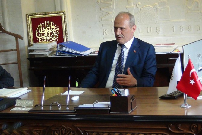 Bakan Turhan: Kanal İstanbul için yakında kazmayı vuracağız