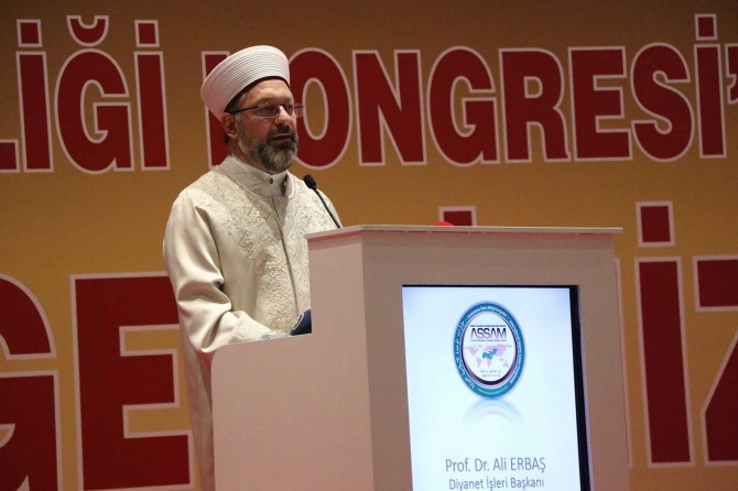 Bütün çalışmalarımızı maddi ve manevi kalkınma bütünlüğü içinde gerçekleştirmeliyiz