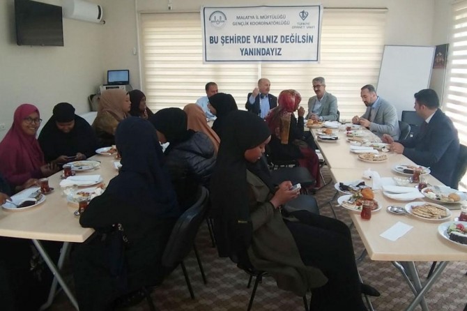 Ülkeler arasında çizilen sınırlar Müslümanların kalpleri arasında çizilemez