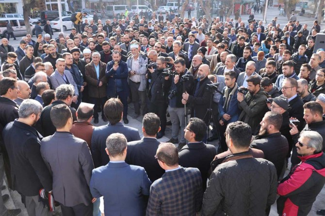 Doğu Türkistanlı kardeşlerimiz reel politik kaygılara kurban edilmemeli