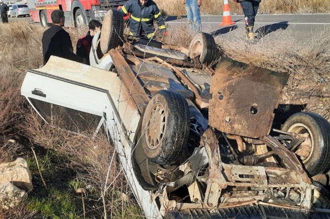 Otomobil takla atarak şarampole yuvarlandı: Bir yaralı