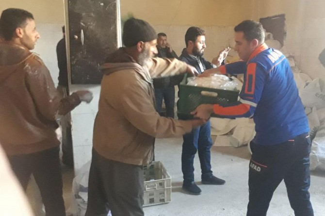 Tel Abyad'da cuma günleri ücretsiz ekmek dağıtılıyor
