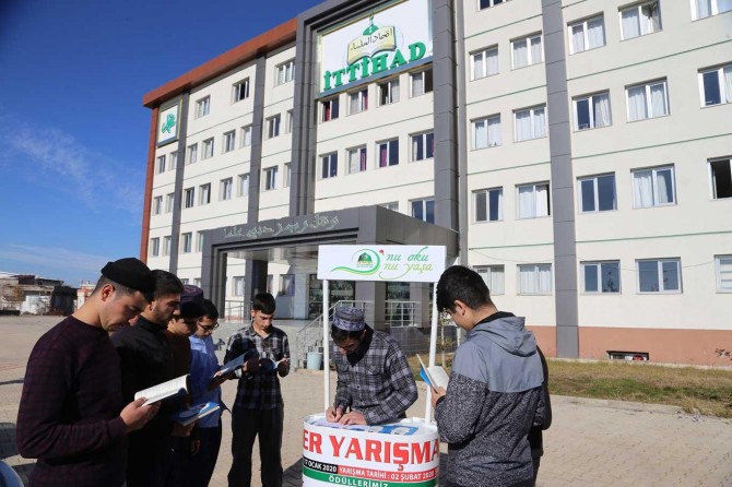 İTTİHADUL ULEMA Medreselerinde Siyer Yarışması için stant açıldı