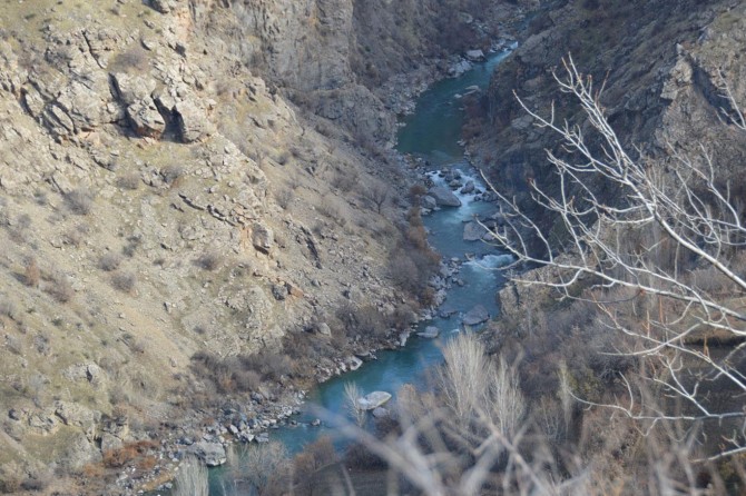 Geciken kar yağışı kaynak sularının kurumasına yol açıyor