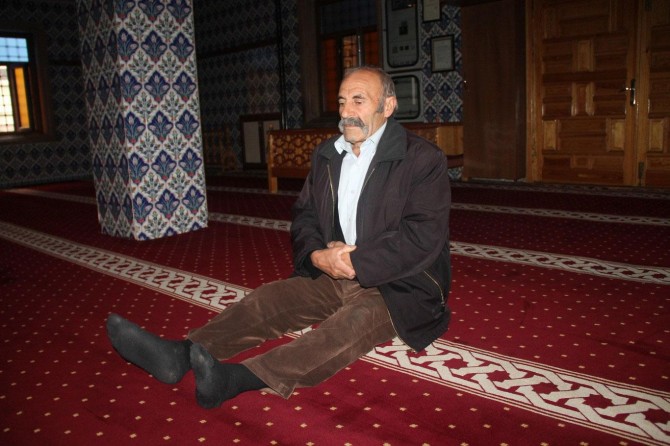 Camilerden tabure ve sandalyelerin kaldırılması için tüm görevlilere talimat verildi