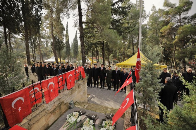Şehit Kamil ve Özdemir Bey dualarla anıldı