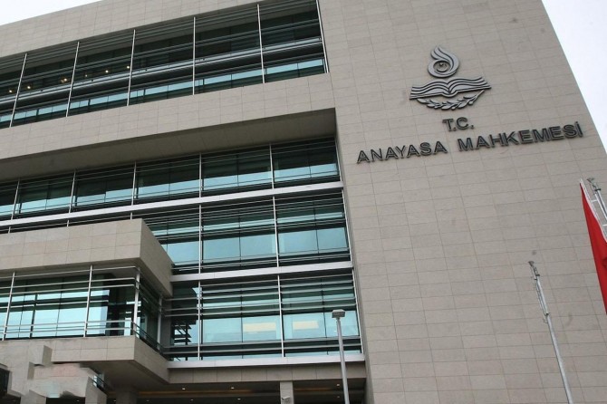 Anayasa Mahkemesi'nden KHK'lılarla ilgili önemli karar