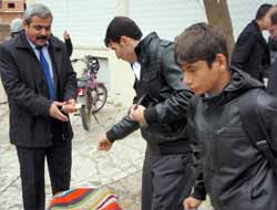 "Suriye'ye Yardım Cumasında" Suriyeliler İçin Yardım Toplandı