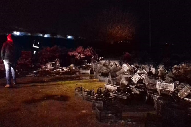 Geri dönüşüm deposunda yangın