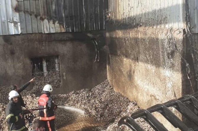 Akçakale'de çırçır fabrikasında yangın