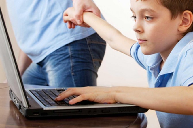 İnternette geçirilecek süreyi ebeveynler değil çocuklar belirliyor!