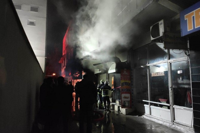 Dönerci dükkânında korkutan yangın