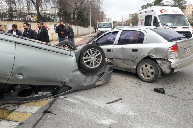 Batman’da iki otomobil çarpıştı: 3 yaralı
