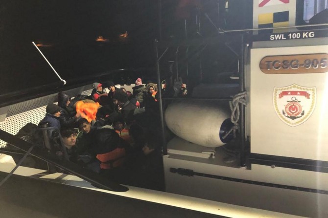 Çanakkale'de 43 düzensiz göçmen yakalandı