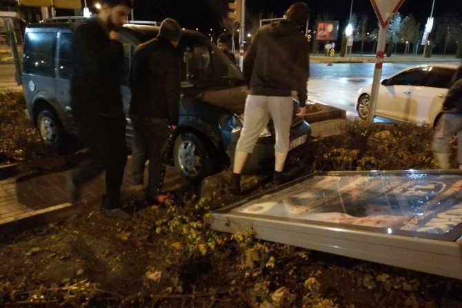 Hem sarhoş hem de ehliyetsiz