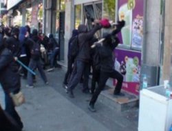 Mescid düşmanı yarasalar iş başında!