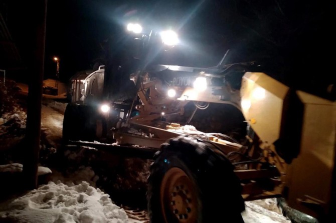 Malatya'da ulaşım sağlanamayan 28 mahalle yolunda çalışmalar sürüyor