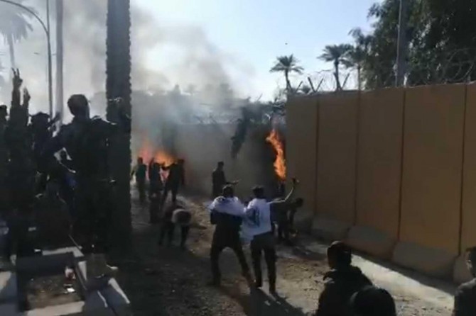 Protesters attempt to break into US embassy in Baghdad