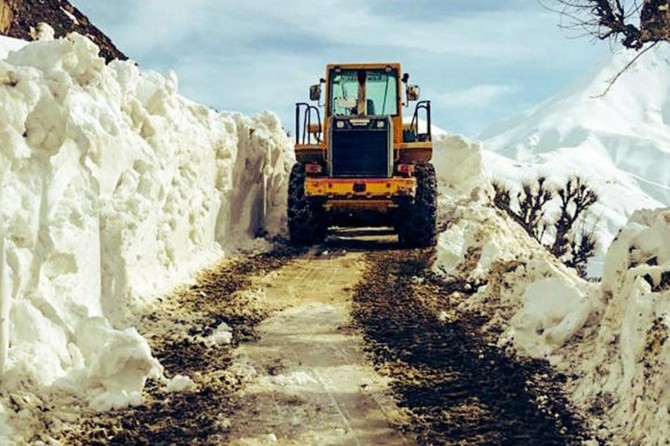 Sason’da kar nedeniyle kapanan köy yolları açıldı